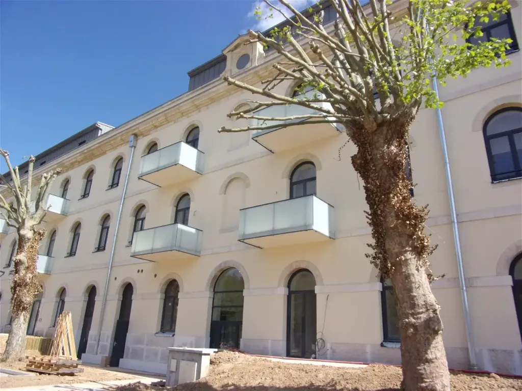 Välivaade - 3-Bedroom Apartment with Balcony in Vernon
