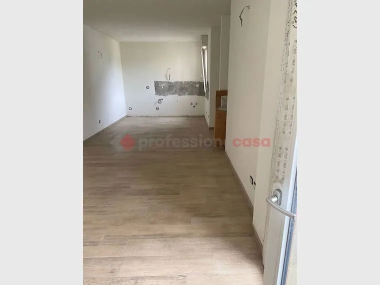 Entrée - Rear-Facing Duplex with Terraces in Campi Bisenzio