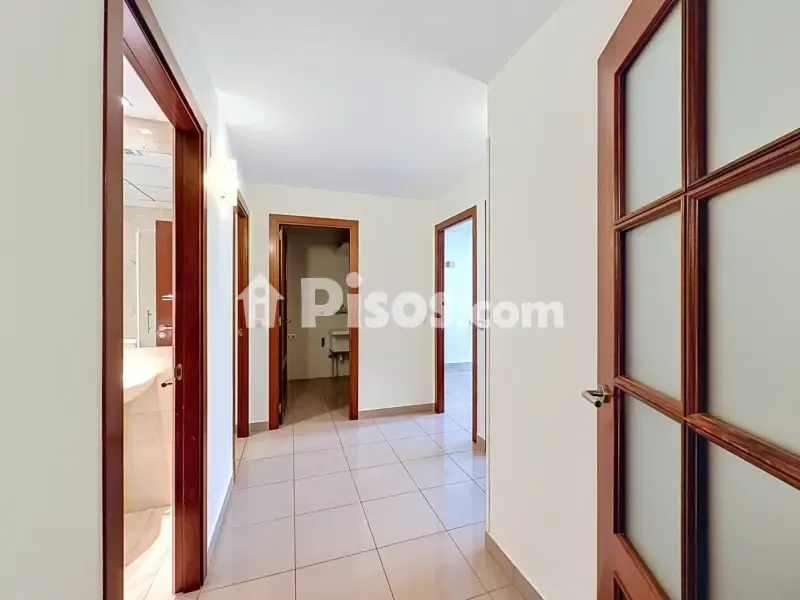 Entrée - Apartment with Parking and Storage in Escaldes-Engordany