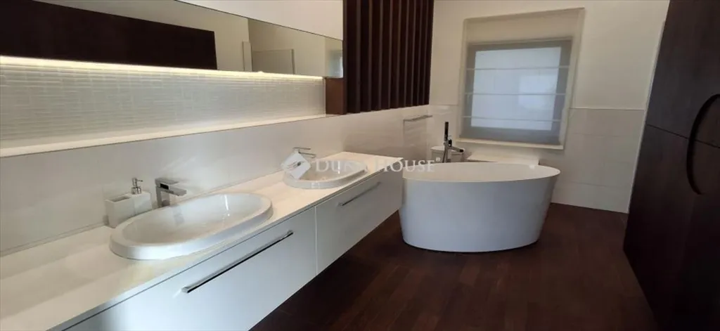 Bagni - Premium House with Mediterranean Panel in Dunaharaszti