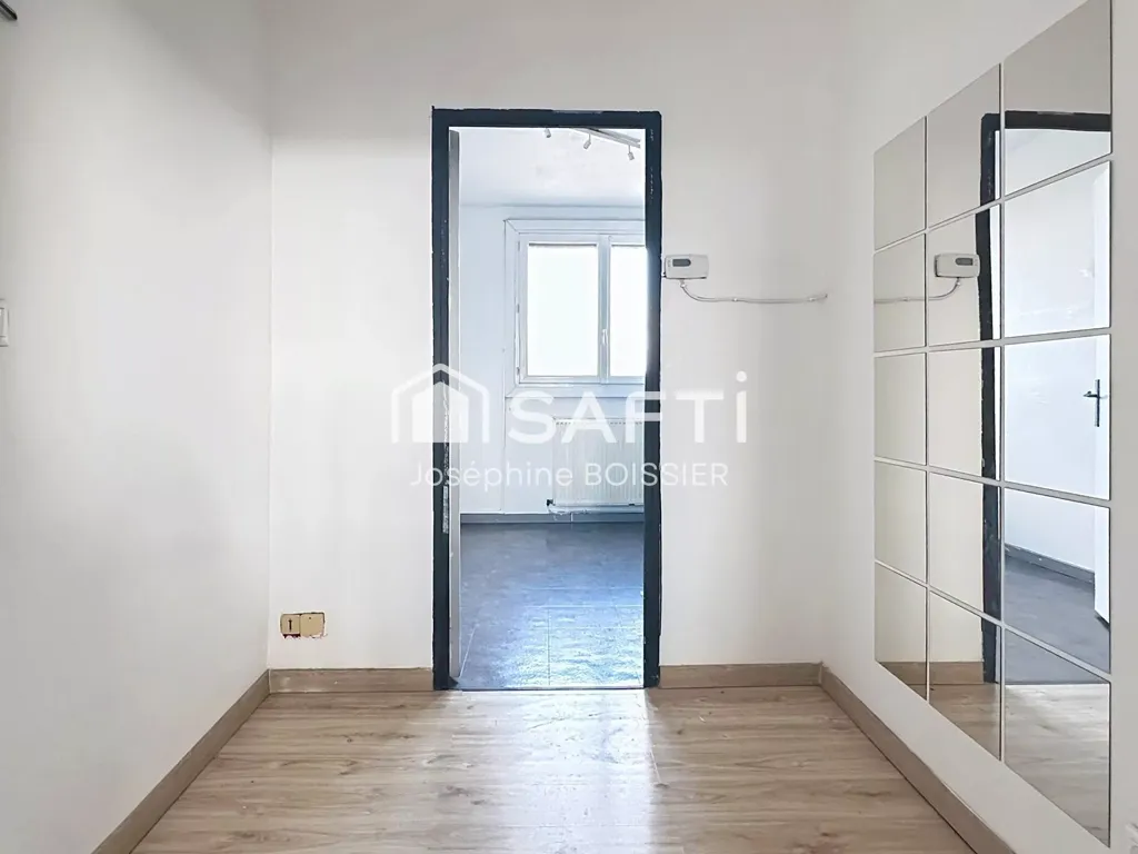 Entrée - Appartement Traversant avec Balcon à Le Pontet