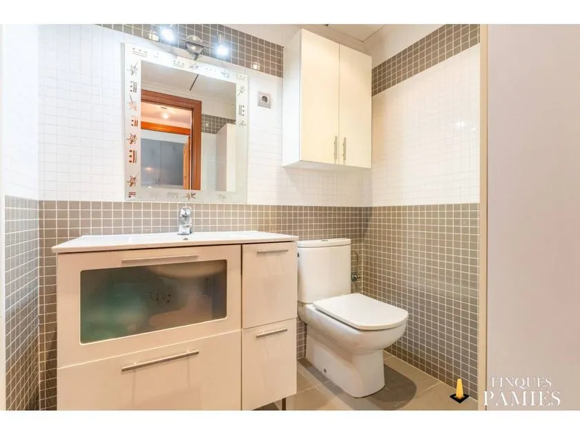 Salles de bain - Duplex with Terrace in Reus, Tarragona