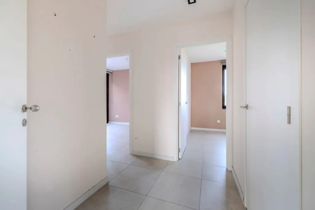 Esik - Energy-Efficient Apartment with Terraces in Kessel