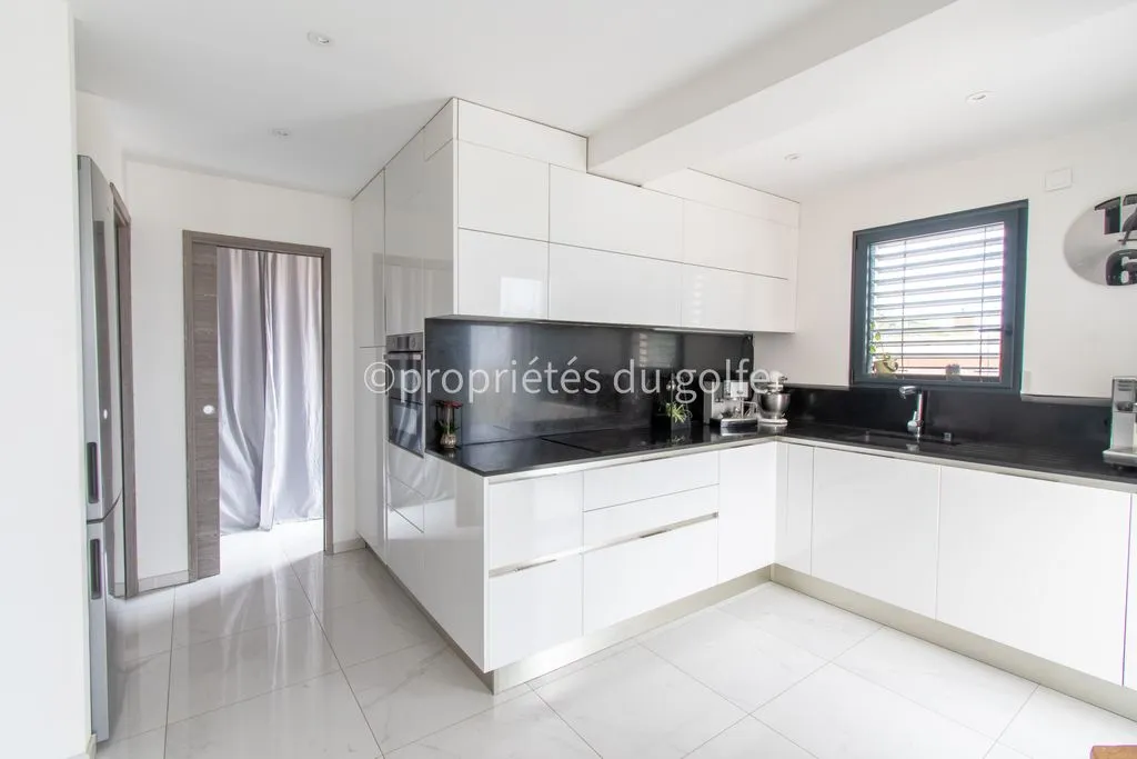 Cucina - Luxury Villa with Sea View in Sète