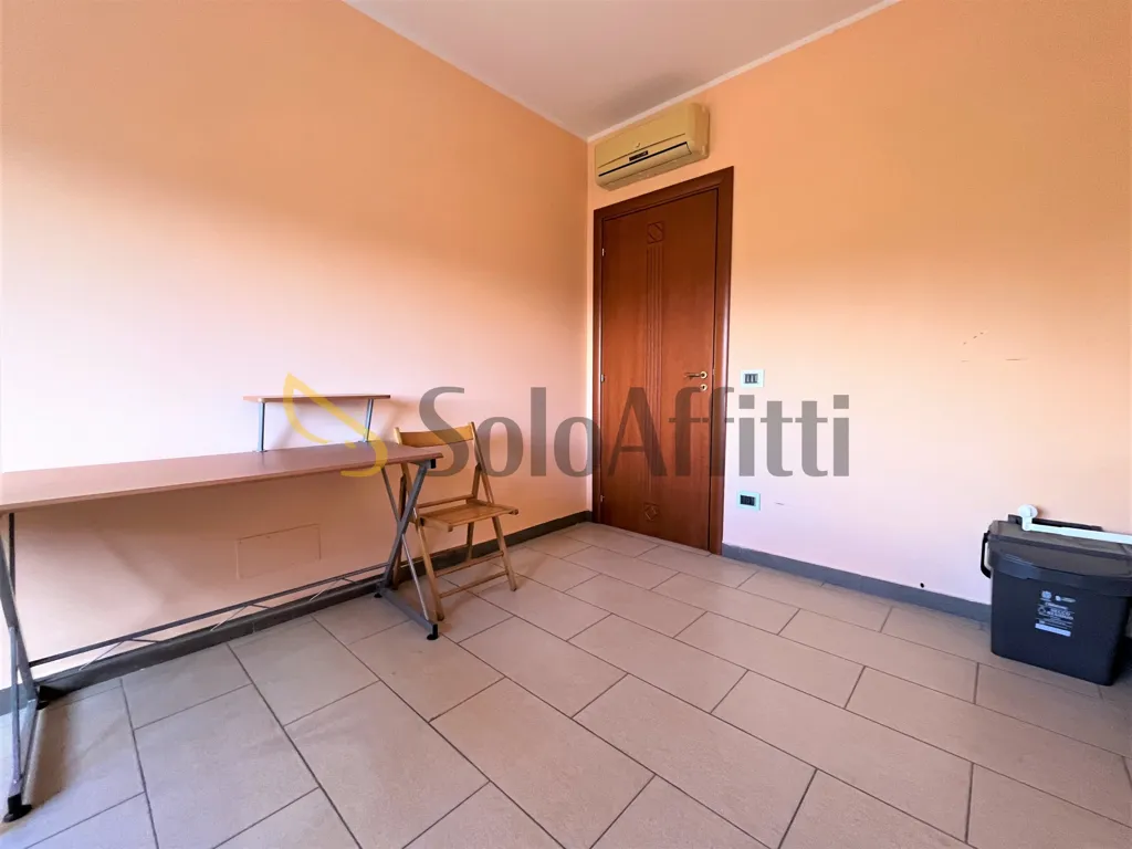 Bureau - Furnished Flat with Parking in Catanzaro Lido