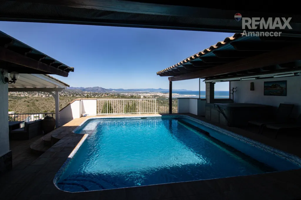 Bassein - Dual Villa with Pools in Las Rotas, Dénia
