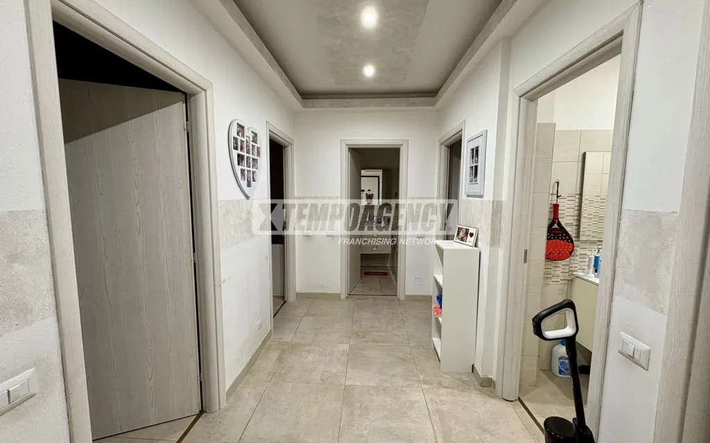 Entrée - Rearranged Apartment with Balcony in Pieve Emanuele