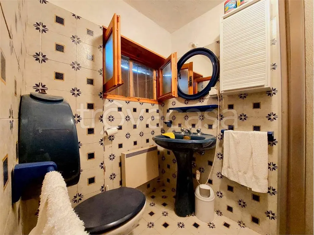 Salles de bain - Independent House with Mountain View in Mendatica