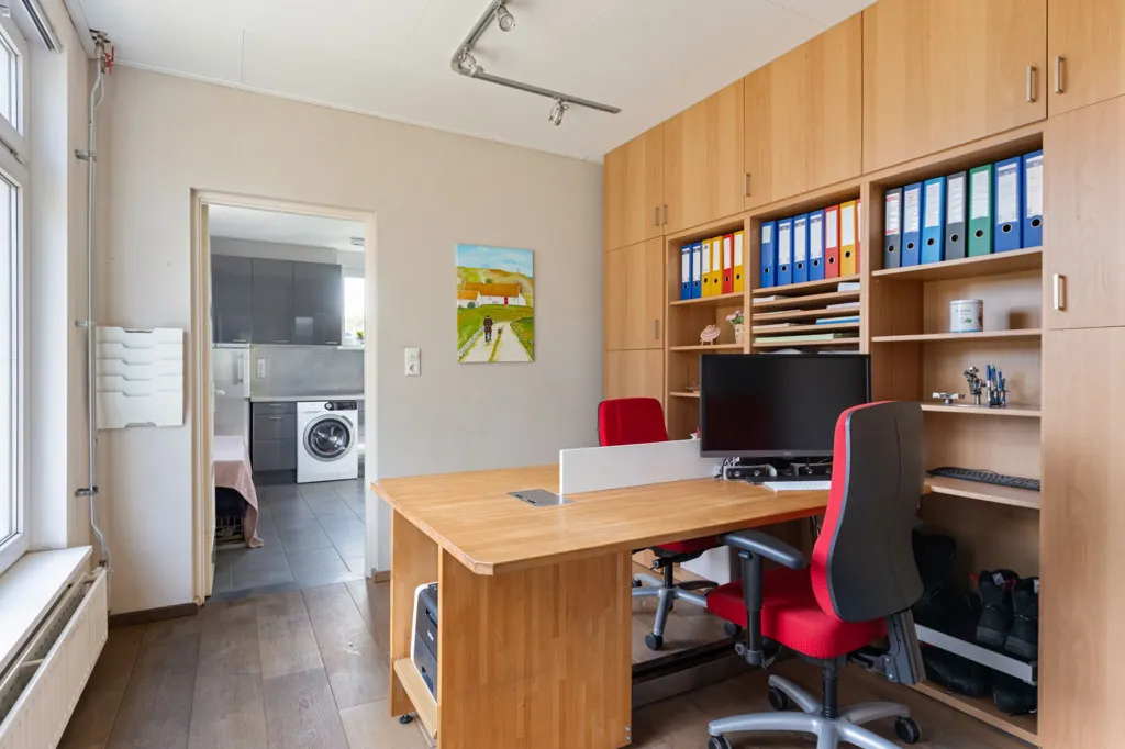 Bureau - Charming Detached House with Solar Panels in Westerbeek