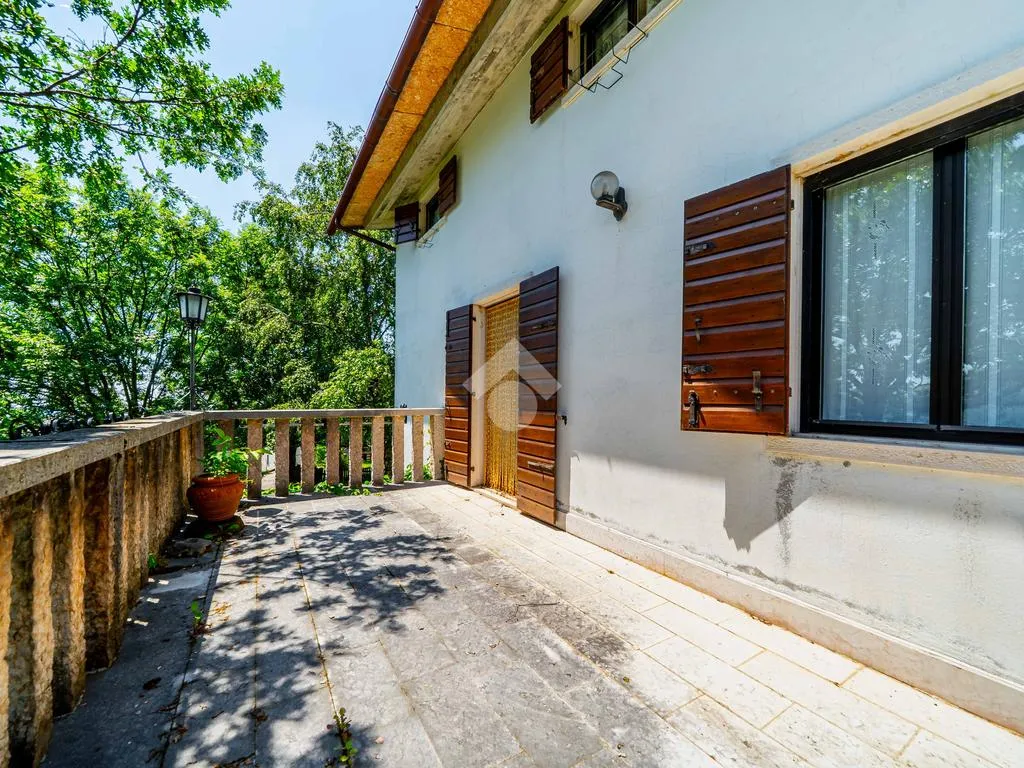 Terrass - Trifamiliare with Garden in Erbezzo