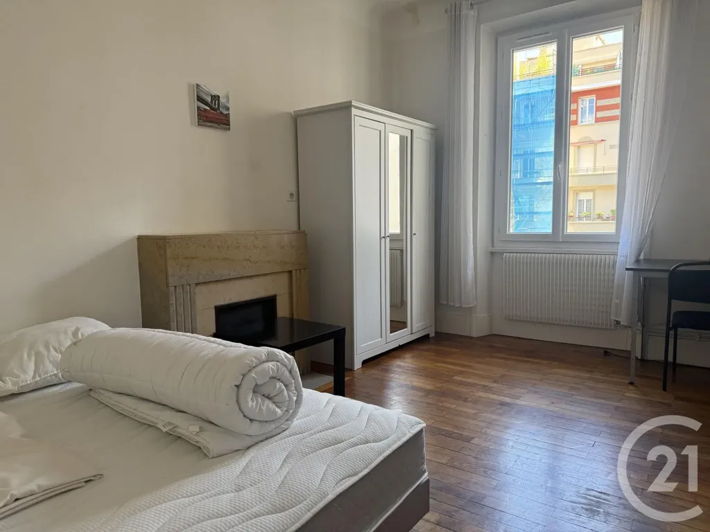 Chambres - Appartement T3 avec Ascenseur au Centre de Grenoble
