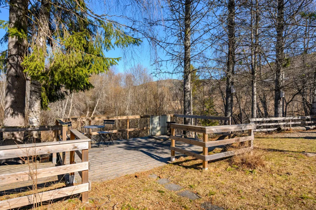 Aed - Charming Villa by the Stream in Björkom