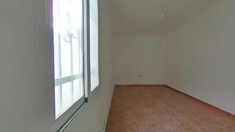 Pièces - Family-orientated Flat with Balcony in Mataró