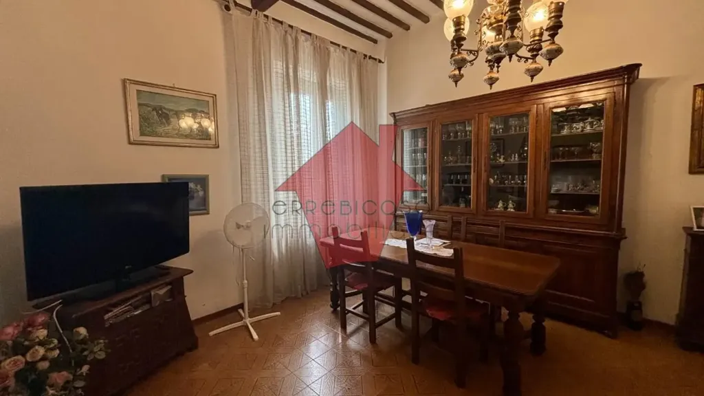 Salle à manger - Five-Bedroom Apartment with Garden in Empoli