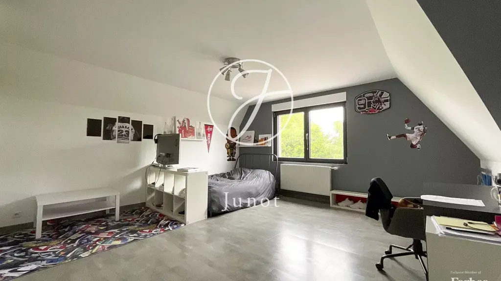 Chambres - Maison avec Terrasses et Bureaux à Chéreng