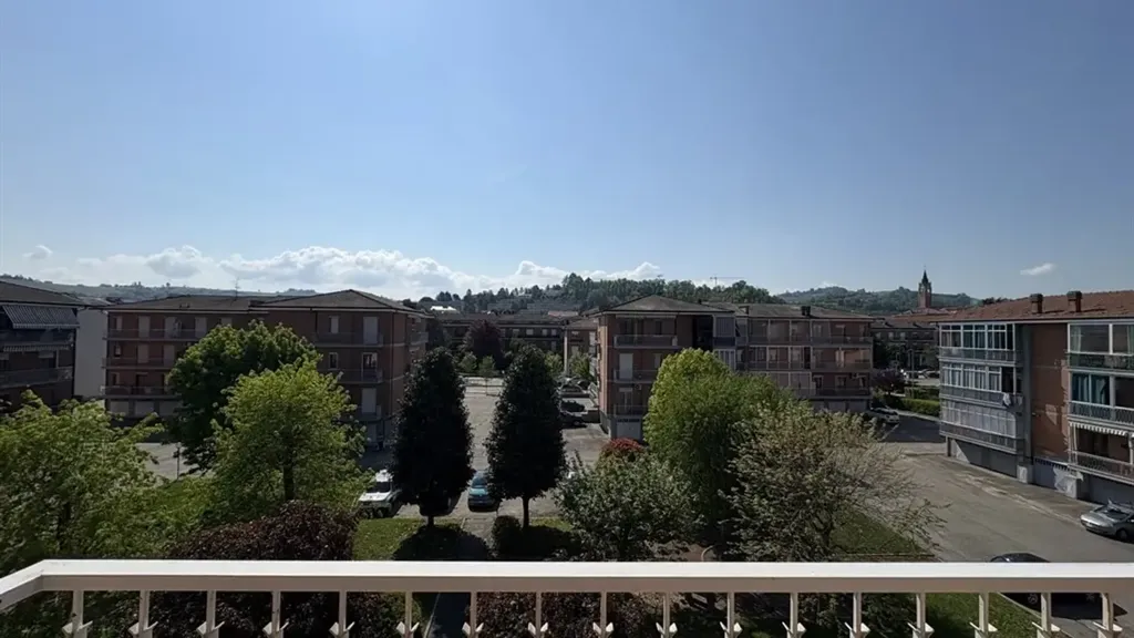 Balcon - Significant Apartment with Terrace in Alba