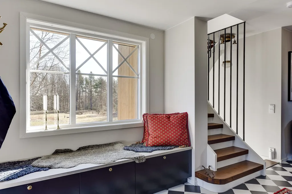 Ingresso - Renovated Villa with Workshop in Degernäs