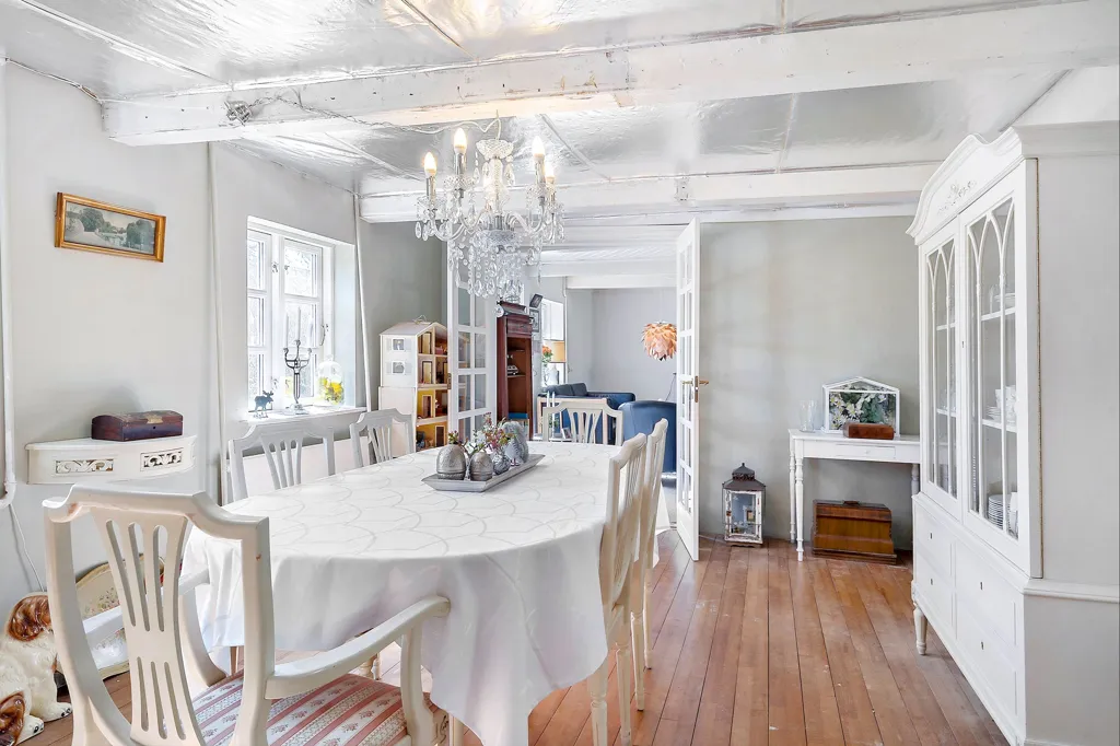 Sala da pranzo - Charming 4-Bedroom Villa in Countryside