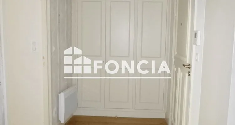 hallway_entrance