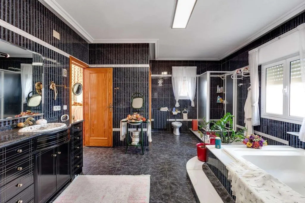 Bathrooms - Luxury Villa with Private Pool in San Luis, Torrevieja
