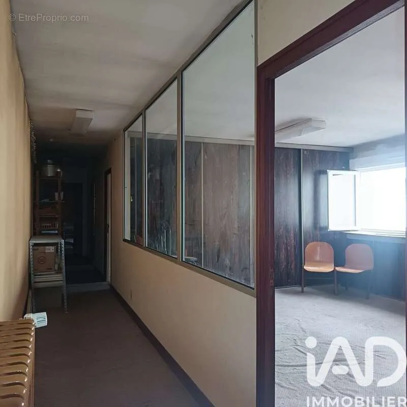 Central T3 with Office in Limoges