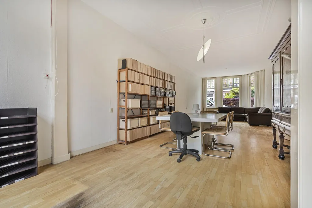 Bureau - Herrenhuis with Balcony in Duinoord, The Hague