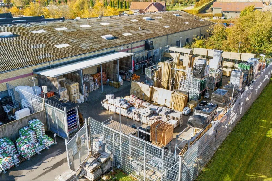 Pesuköök - Retail Unit with Garden in Odense