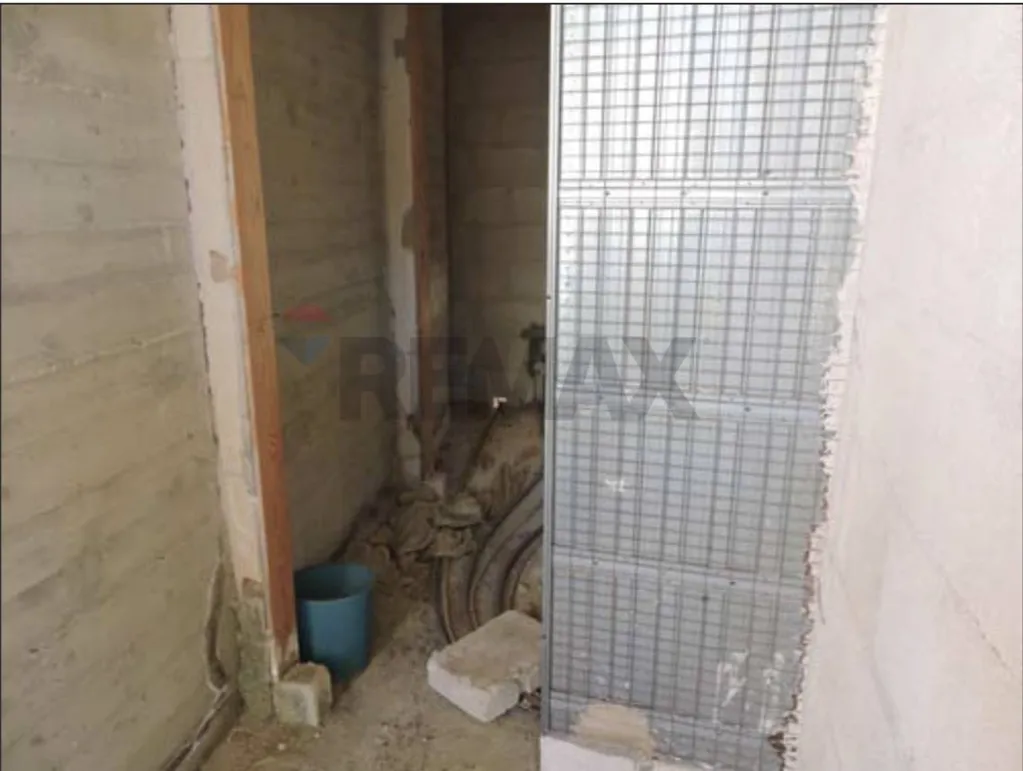 Toad - Industrial Warehouse with Customisation Potential in Mola di Bari