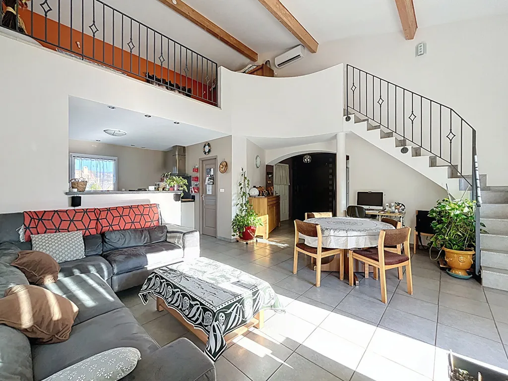 Séjour - Villa Contemporaine avec Piscine à Cruas