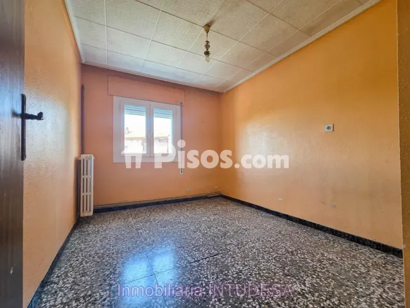Toad - Flat for Renovation with Patio in Tudela