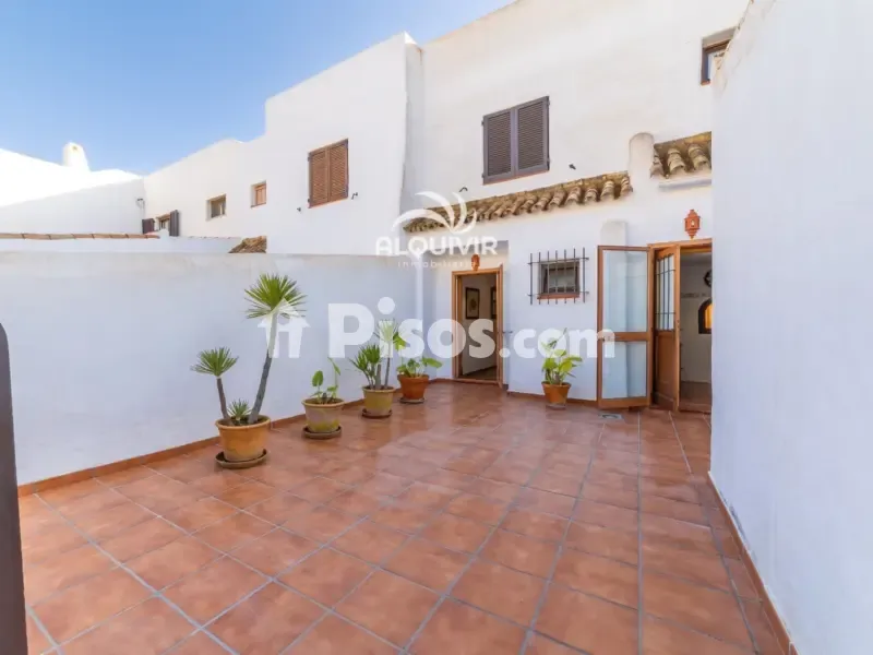 Aed - Seafront Adosado with Garage in Nutria