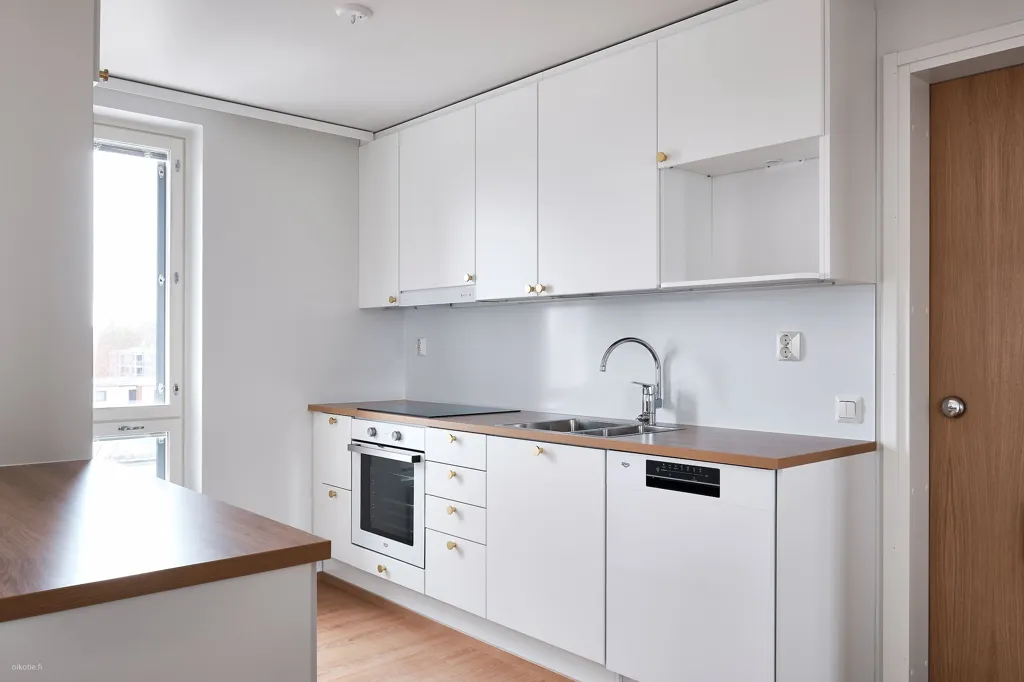 Cuisine - Modern Apartment with Balcony in Pähkinärinne, Vantaa