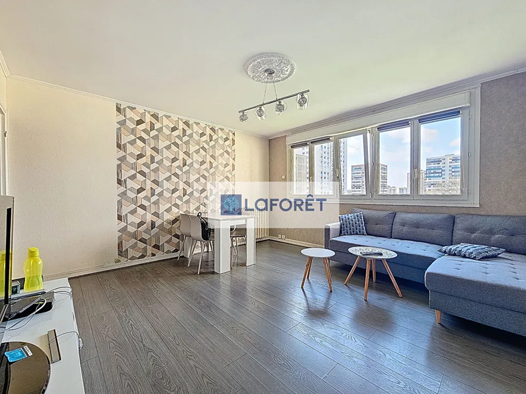 Elutuba - Bright T5 Apartment with Private Parking in Brest