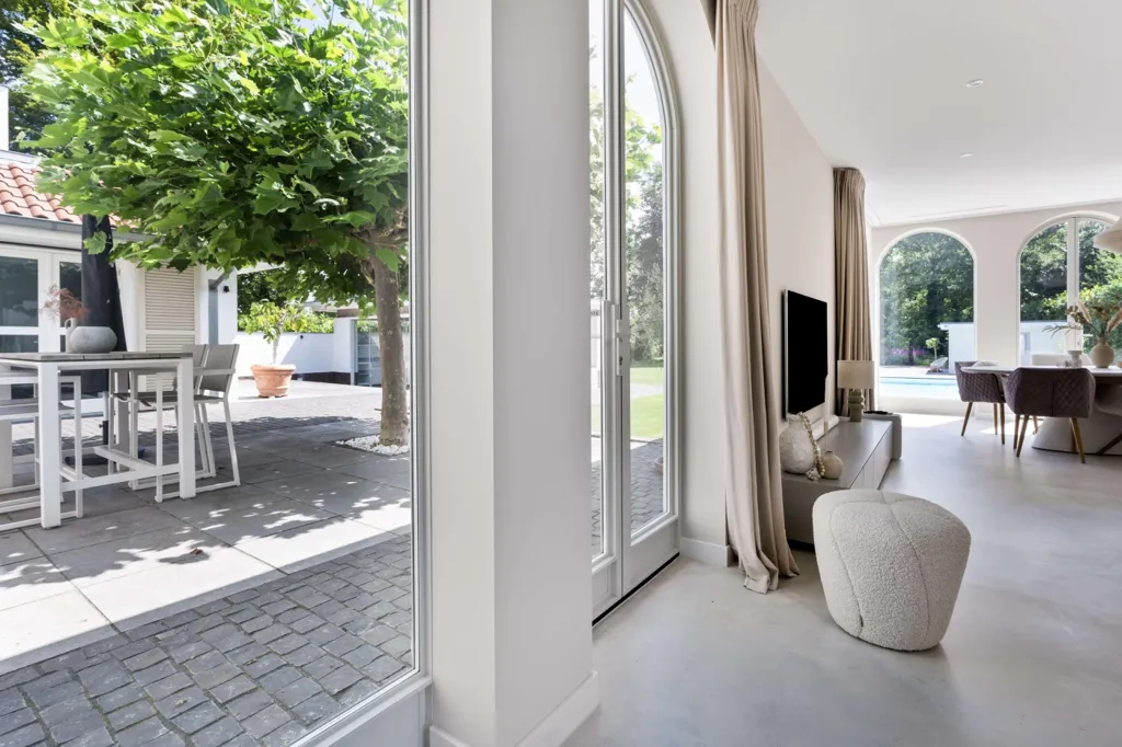 Terrass - Mediterranean-Style Villa in Venlo