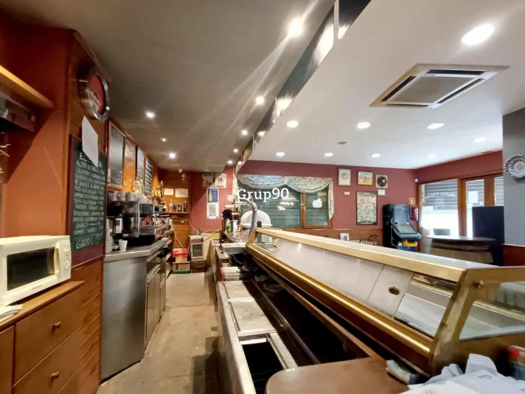 Rooms - Restaurant for Rent with Terrace in Lleida