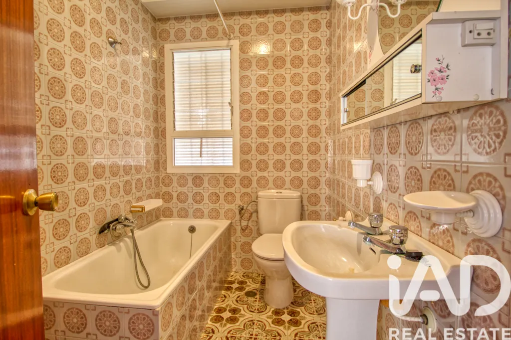 Salles de bain - Townhouse with Dual Access in Rute