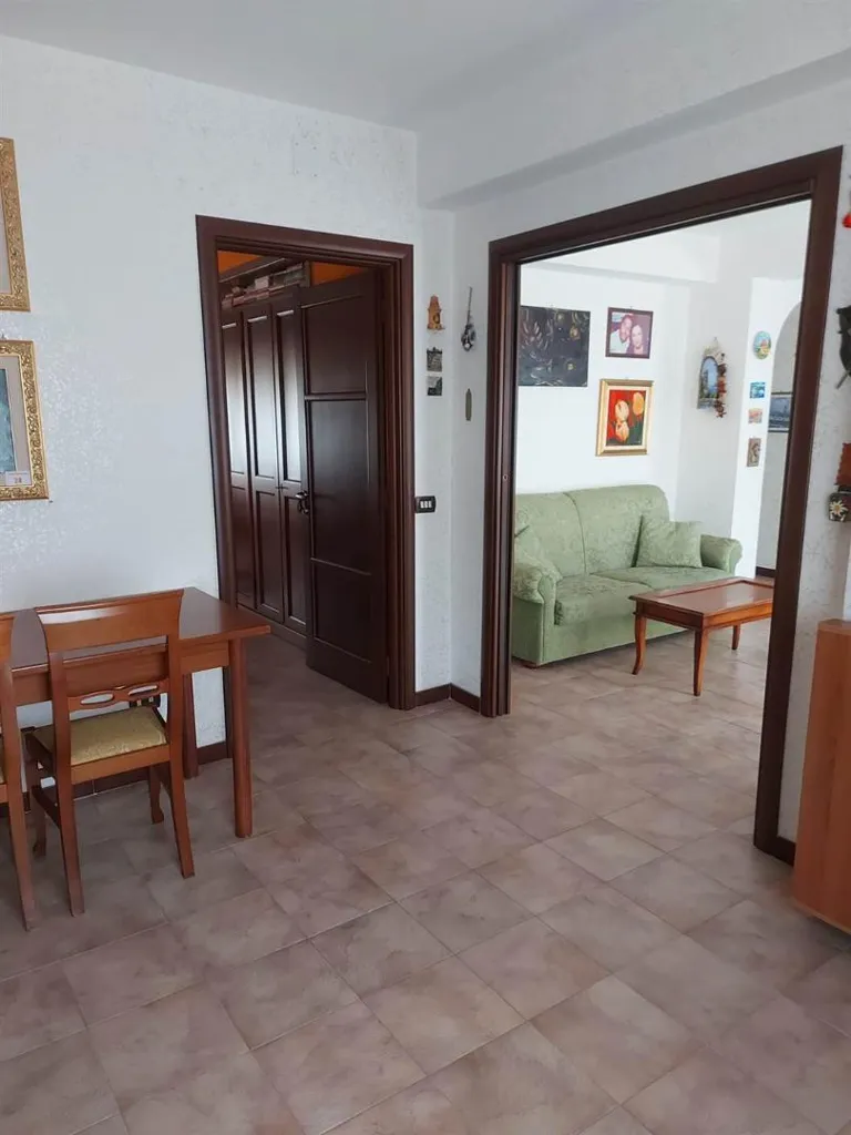 Salle à manger - Spacious Apartment with Balconies in Messina