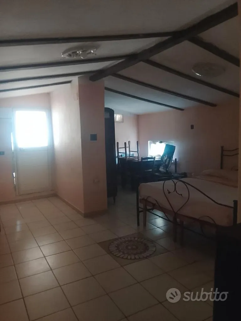 Magamistoad - Three-Bedroom Apartment with Balcony in Via Rivocati