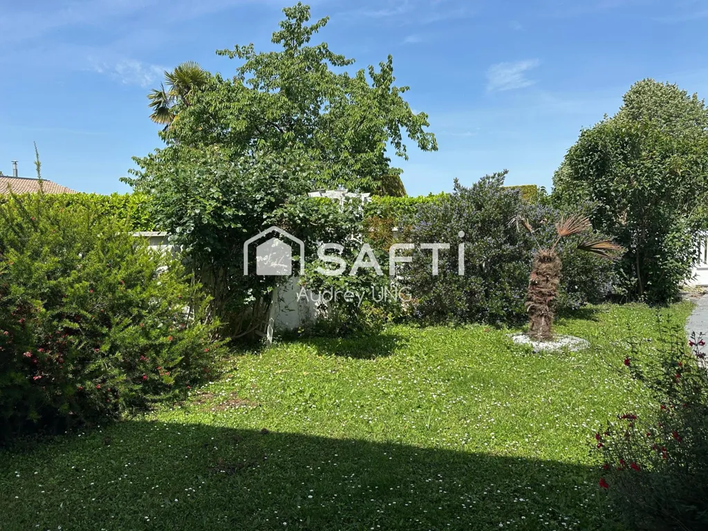 Jardin - Maison Familiale avec Piscine dans un Environnement Calme