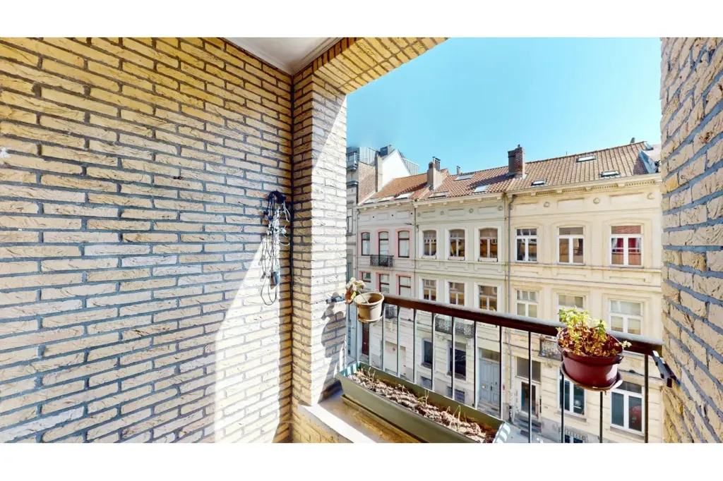 Balcony - Apartment with Terrace near Place du Châtelain, Ixelles
