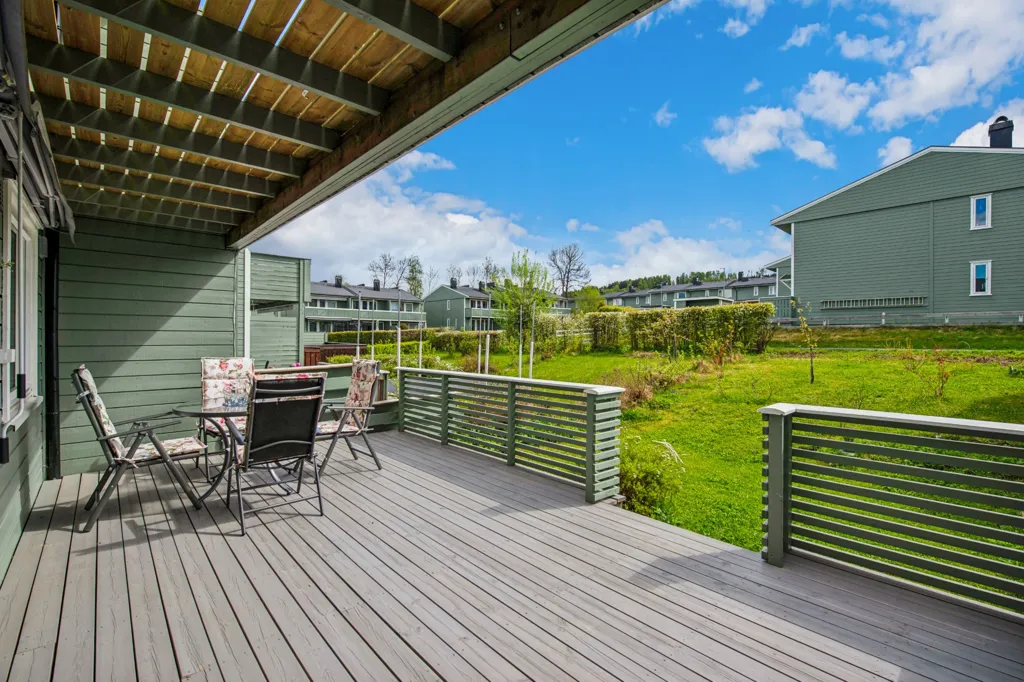 Terrasse - Modernised Terraced House with Mjøsa View in Gjøvik
