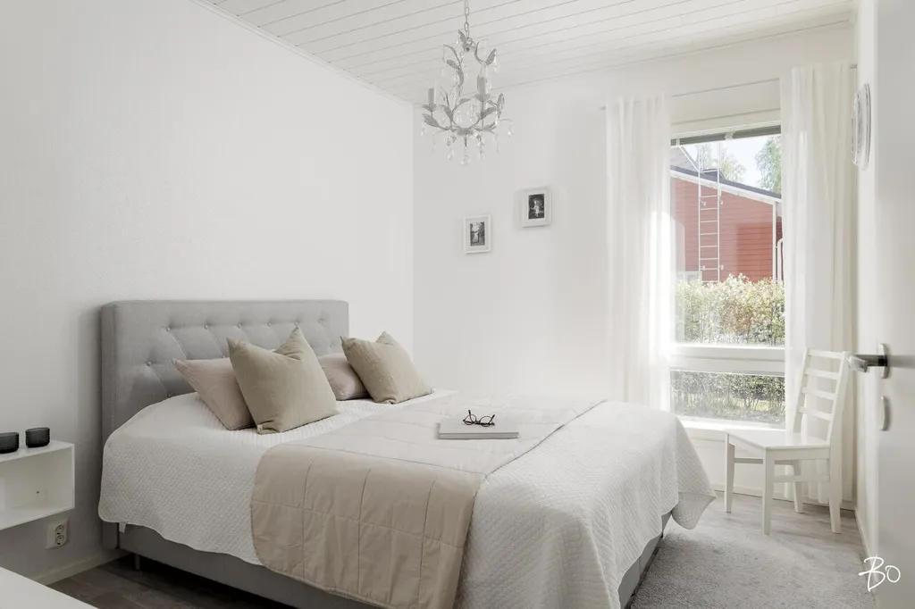 Chambres - Modern End-Unit Apartment with Balcony in Kantola