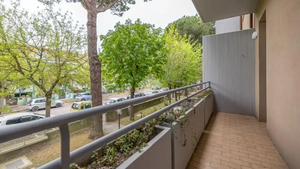 Rõdu - Rearranged Apartment with Balcony in Cesenatico