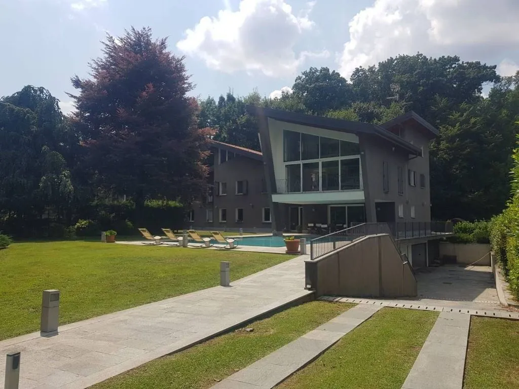 Extérieur - Contemporary Villa with Pool in Cassano Magnago