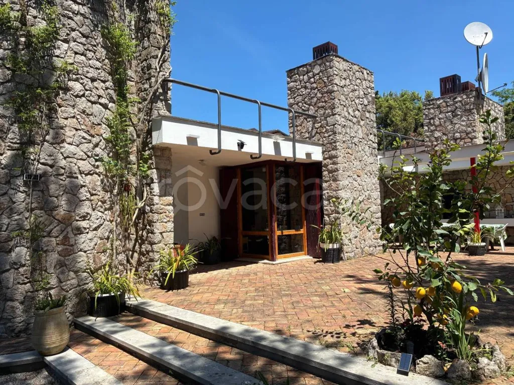 Giardino - Architectural Villa with Garden in Itri