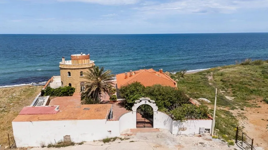 Vue aérienne - Beachfront Villa with Historic Character in Palermo