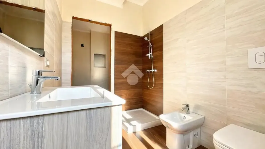 Salles de bain - Rusticated Apartment with Balcony in Montalto Uffugo