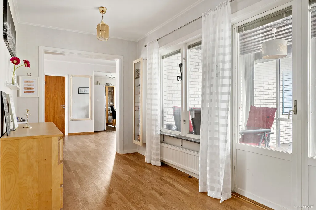 Esik - Converted Schoolhouse with Garden in Landeryd