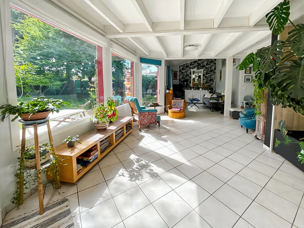 Séjour - Maison Atypique avec Terrasse au Centre de Bruges