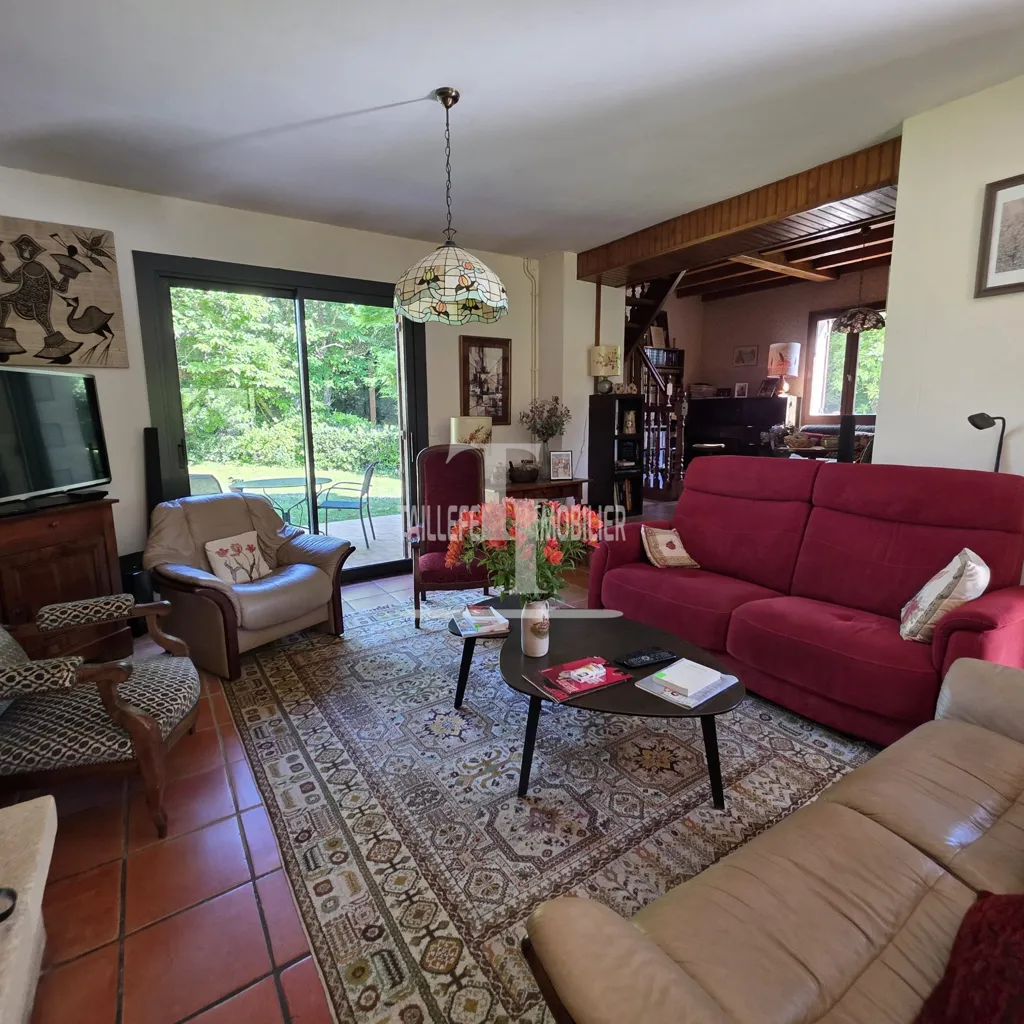 Séjour - Maison avec Piscine dans un Environnement Calme à Boulazac